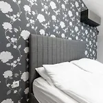 Appartamento Urban Five #5 - Stylish One-bedroom With Kitchen & Parking