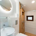 Urban Five #5 - Stylish One-bedroom With Kitchen & Parking * Veliko Tărnovo