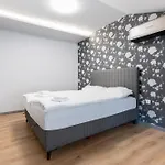 Urban Five #5 - Stylish One-bedroom With Kitchen & Parking *