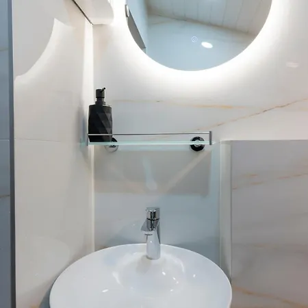 Urban Five #5 - Free Parking - Stylish One-Bedroom Apartments With Kitchen & Parking ヴェリコ・タルノヴォ
