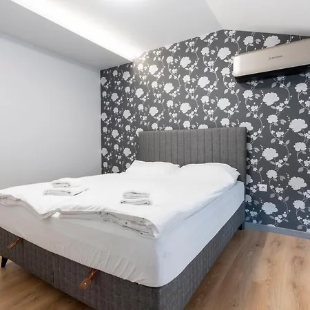 Urban Five #5 - Stylish One-bedroom With Kitchen & Parking Apartment Veliko Tarnovo