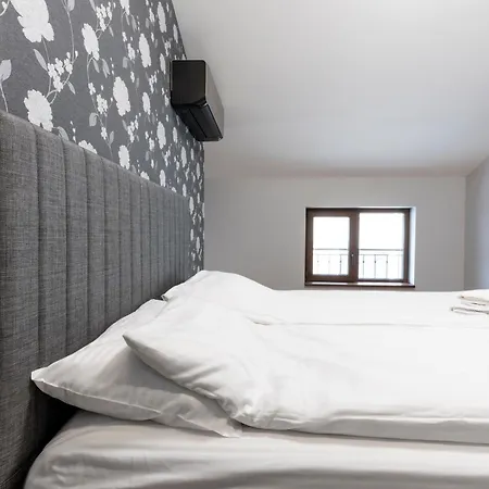 アパート Urban Five #5 - Free Parking - Stylish One-Bedroom Apartments With Kitchen & Parking ヴェリコ・タルノヴォ