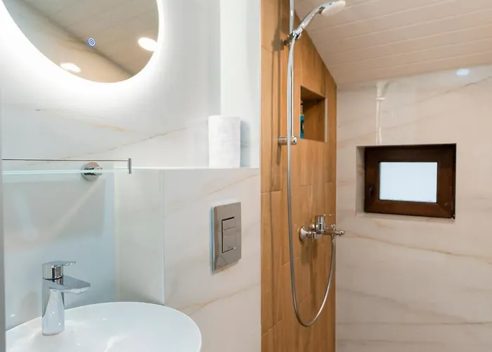 Urban Five #5 - Stylish One-bedroom With Kitchen & Parking * Veliko Tarnovo